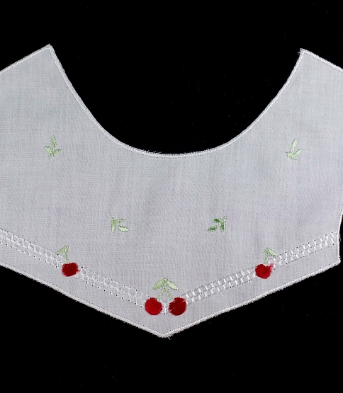 Brodiere Anglais Lace Collar Child Red Cherry
